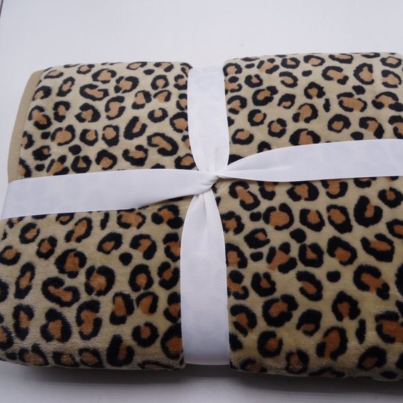 UGG Bedding Ugg Duffield Throw Ii Blanket In Leopard New Poshmark